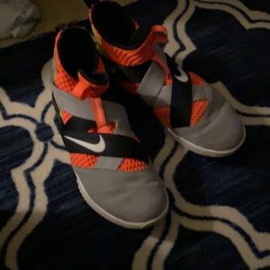 Nike lebron  12 soilders hot lava